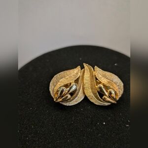 Vintage Brushed Goldtone Leaf Earrings Clip Ons